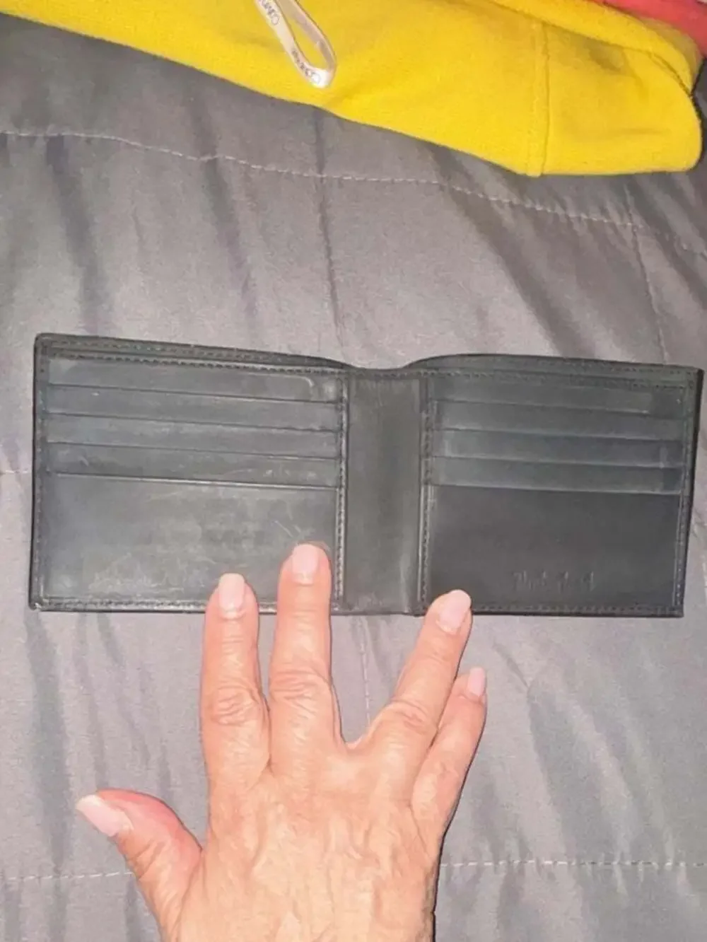 Timberland Black Leather Vertical Bifold Wallet